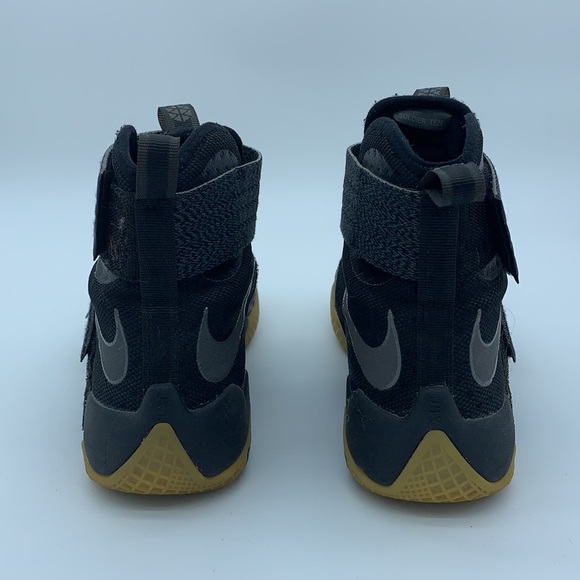 Nike LeBron Soldier 10’s - Picture 4 of 4